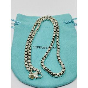 Authentic Tiffany & Co Sterling Silver Venetian Box Link Necklace 18”